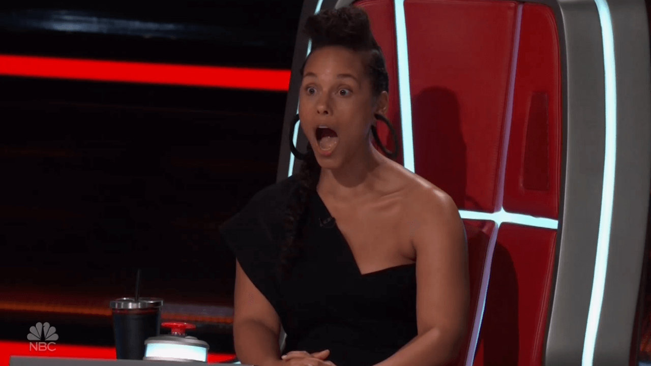 Alicia Keys Keeps Her Style Chic, Yet Effortless On 'The Voice' 4 84280b10 36fe 11e8 a859 2db3e83847f3 SuperfanTV s2018e065C NIGHT TheVoice Thumb