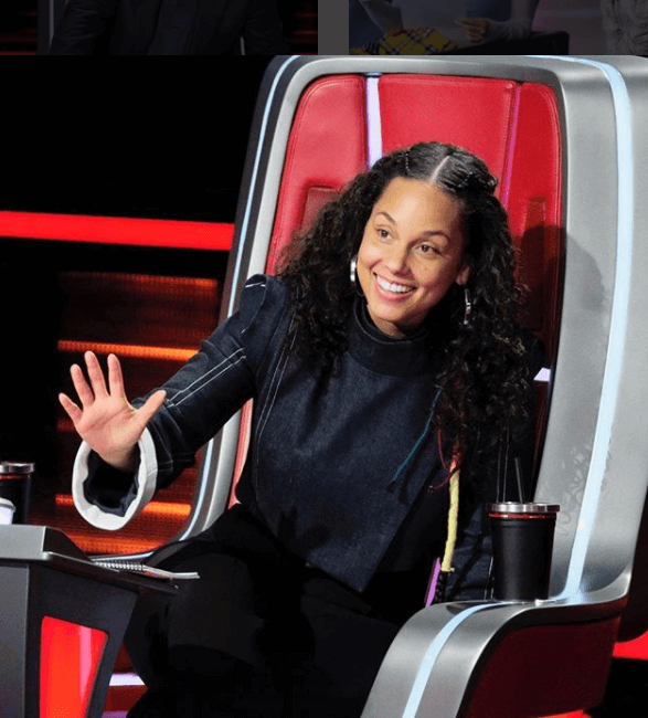 Alicia Keys Keeps Her Style Chic, Yet Effortless On 'The Voice' 2 alicia keys denim jacket talent recap