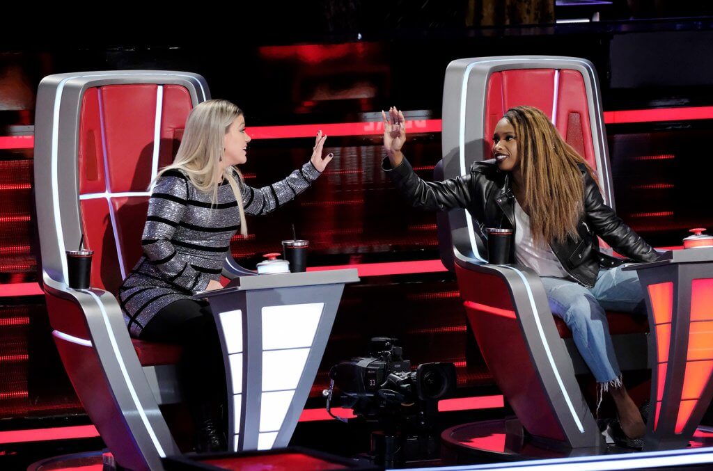 Kelly Clarkson and Jennifer Hudson on 'The Voice'