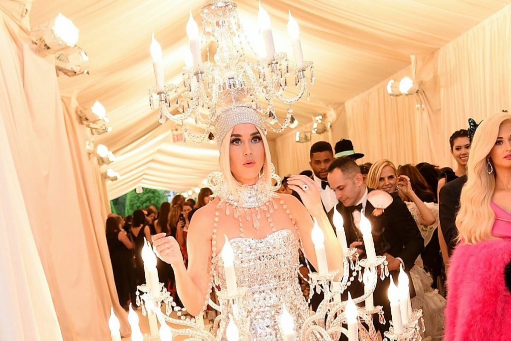 katy perry met gala 2019 chandelier 1
