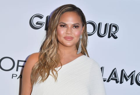 Chrissy Teigen tweets about agt 