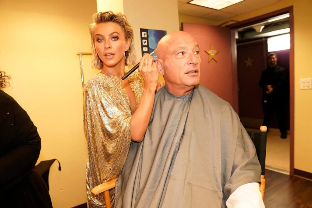 AGT finale Julianne Hough Howie Mandel