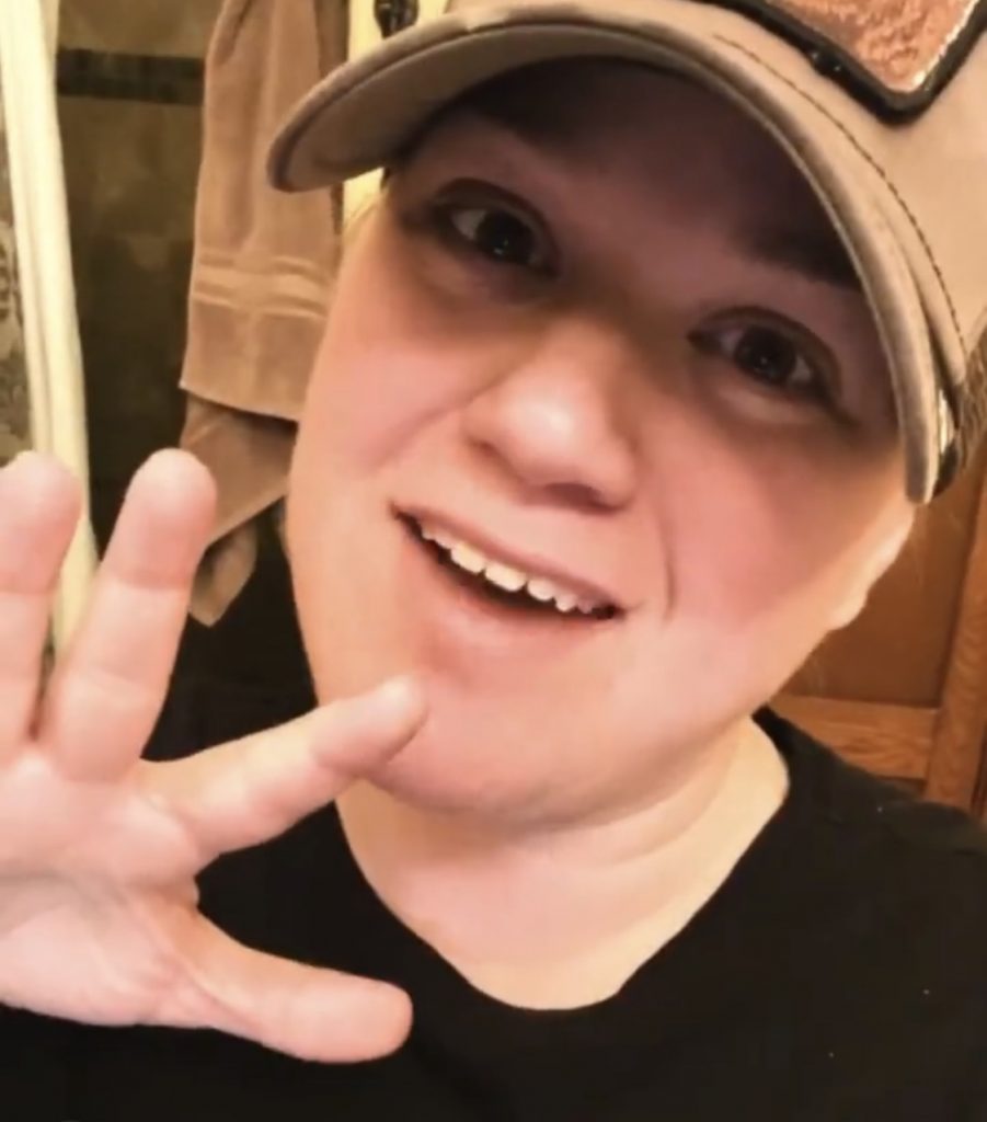 Kelly Clarkson Uses Sons Potty After Pipes Freeze