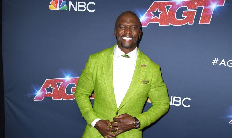 TERRY CREWS AGT GREEN COAT SIMON COWELL
