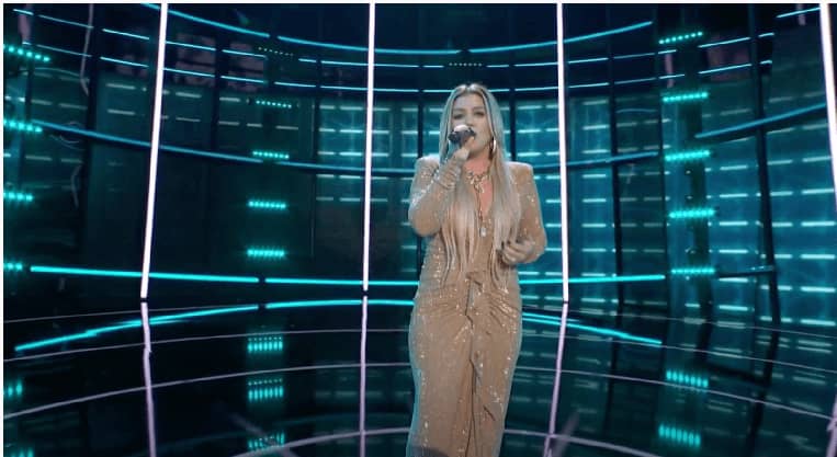 Kelly-Clarkson-The-Voice-Brandon-Blackstock-Billboard-Music-Awards