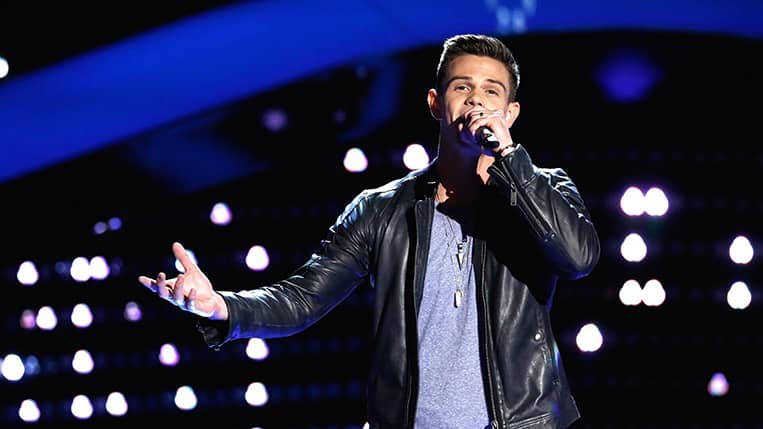 The-Voice-Adam-Levine-Nick-Hagelin