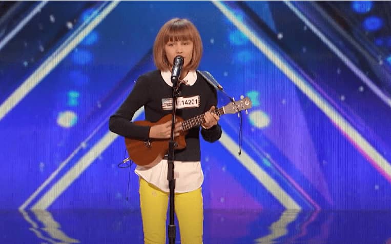 Grace-VanderWaal-AGT-Howie-Mandel-Stargirl