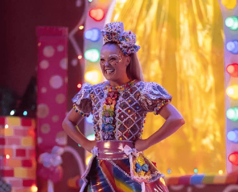 JoJo-Siwa-The-Masked-Singer-JoJo-Siwa-Gay-TikTok