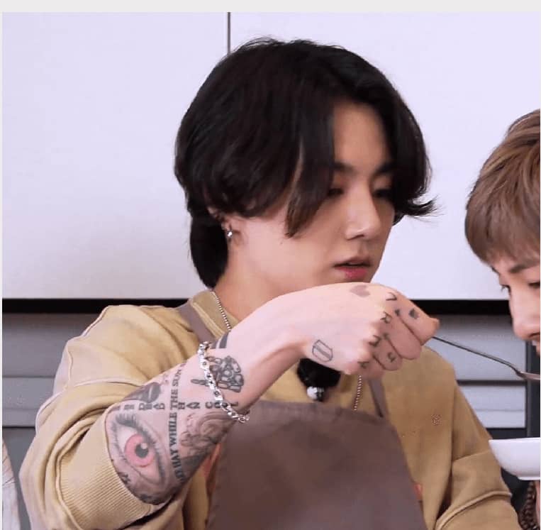 Jungkook-BTS-ARMY-Jungkooks-tattoos