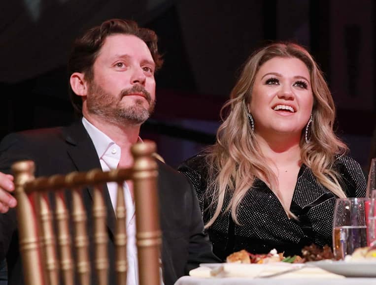 brandon responds to kelly clarkson divorce