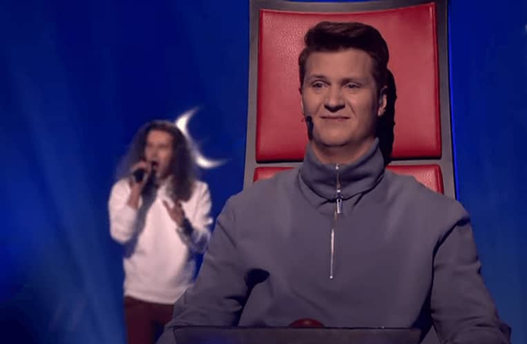 Did I just watch Harry Styles blind audition on "The Voice"