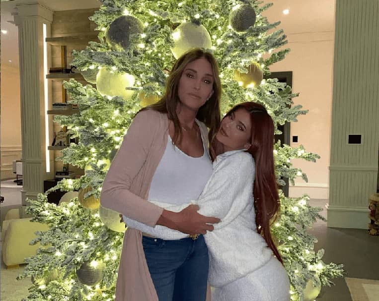 Caitlyn-Jenner-The-Masked-Singer-Kylie-Jenner-Kendall-Jenner-Khloe-Kardashian-Kris-Jenner-Brody-Jenner