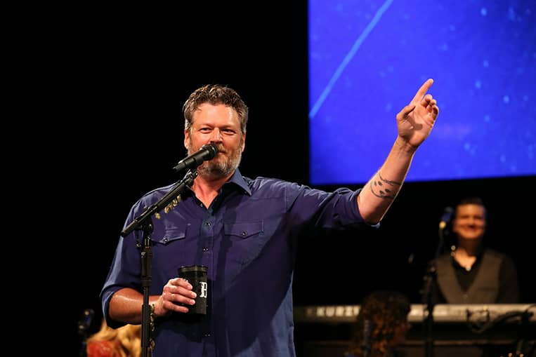 Blake-Shelton-Gwen-Stefani-The-Voice-Blake-And-Gwen-Wedding-Bible-Verses