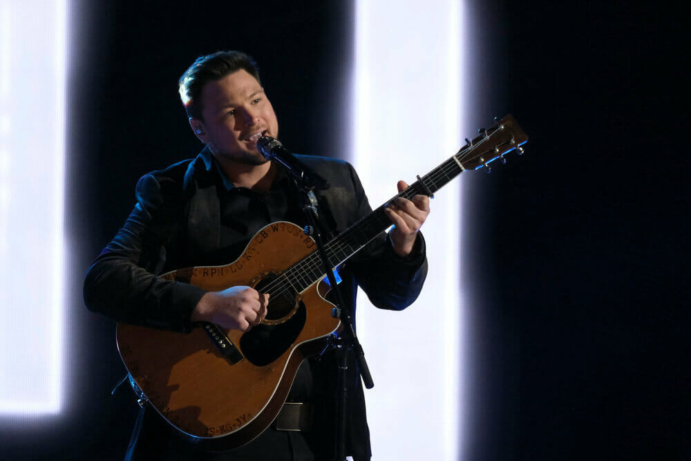 Ian-Flanigan-Blake-Shelton-The-Voice-Team-Blake