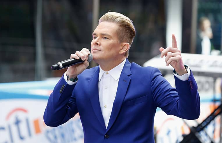 Mark-McGrath-The-Masked-Singer-The-Orca-The-Yeti-Nick-Cannon