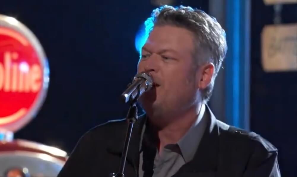 Blake-Shelton-Minimum-Wage-The-Voice