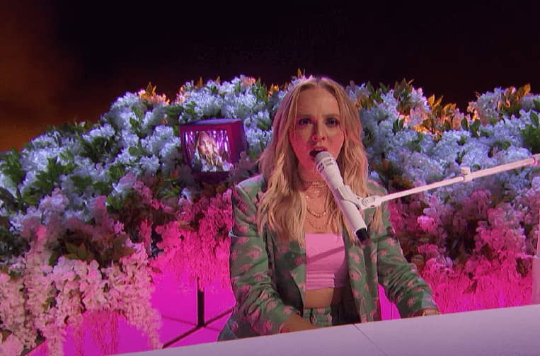 Madilyn-Bailey-AGT-Madily-Bailey-Music-Americas-Got-Talent-AGT-Live-Shows