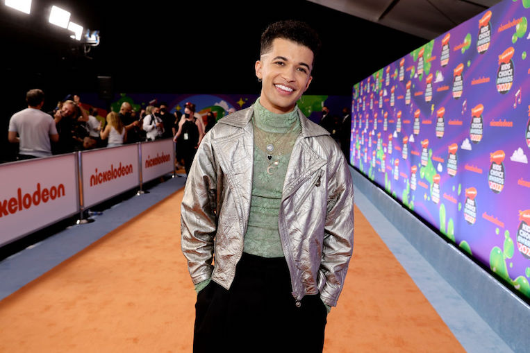 Jordan Fisher at the Nickelodeon's Kids' Choice Awards 2022