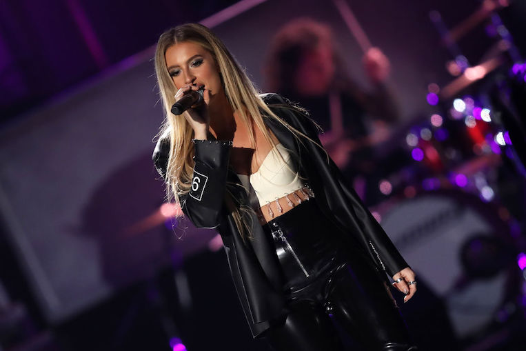 Cari Fletcher performing at iHeartRadio Music Festival in 2019
