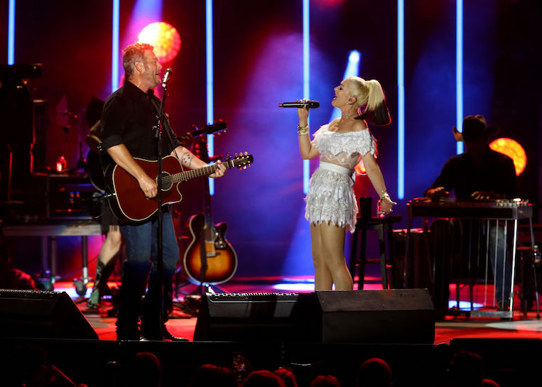 Blake Shelton, Gwen Stefani perform at the CMA Summer Jam