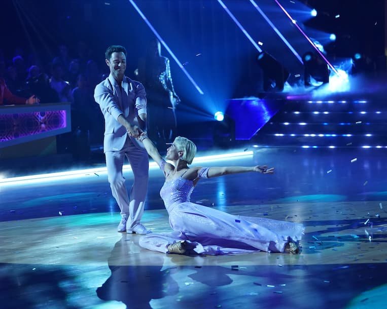 Selma Blair, Pasha Pashkov on 'Dancing With the Stars' season 31
