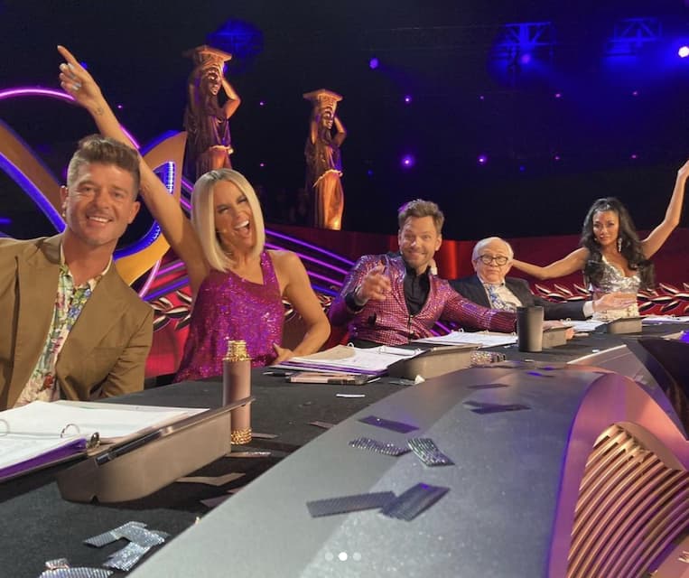 Robin Thicke, Jenny McCarthy, Joel McHale, Leslie Jordan, and Jenny McCarthy on 'The Masked Singer'