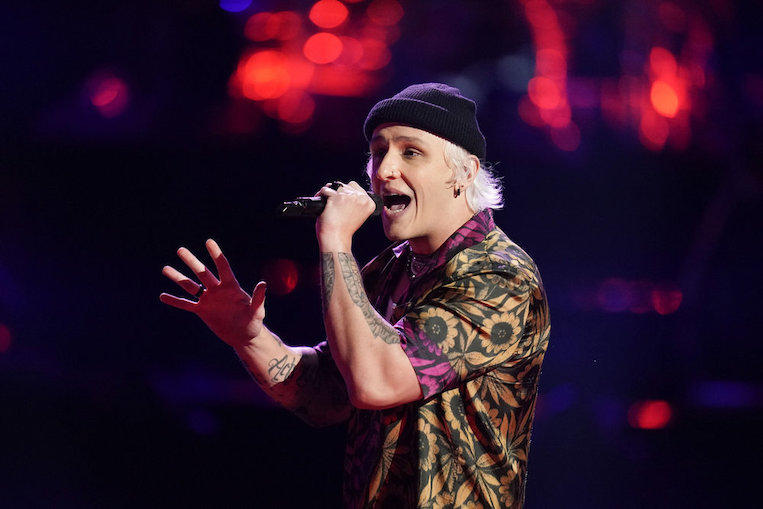Bodie sings on 'The Voice'