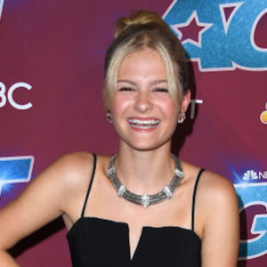Darci Lynne Farmer on Red Carpet for 'America's Got Talent'