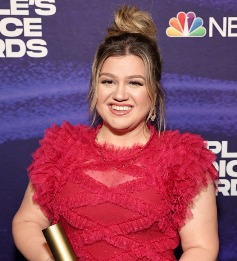 Kelly Clarkson at the People's Choice Awards 2022