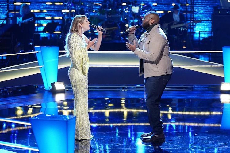 Alyssa Lazar and MANGUS perform on 'The Voice' Battle Rounds