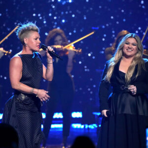 P!NK and Kelly Clarkson on the iHeartRadio Awards