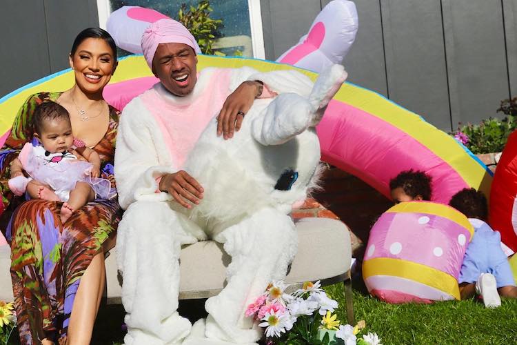 Abby De La Rosa, Nick Cannon, and their children