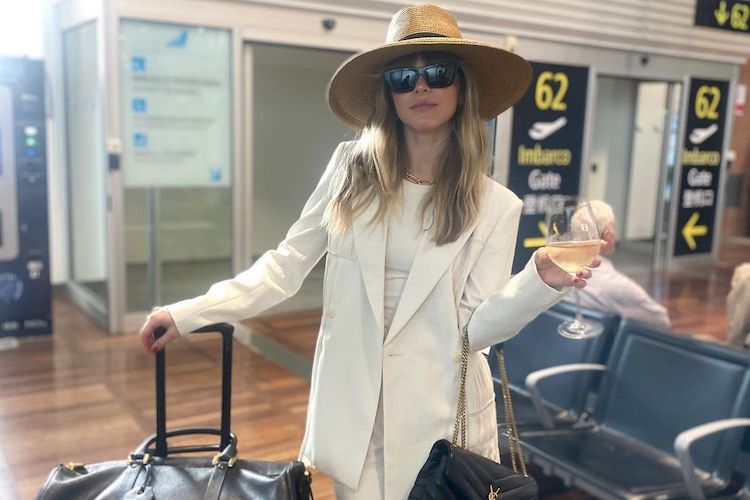 Julianne Hough travelling via Instagram