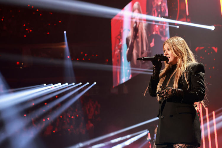 Kelly Clarkson at the 2023 iHeartRadio Music Awards