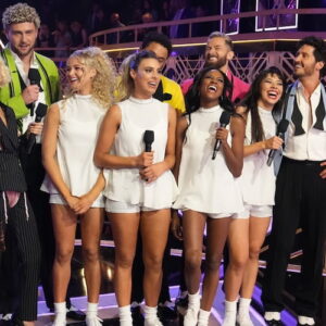 Julianne Hough, Harry Jowsey, Rylee Arnold, Lele Pons, Brandon Armstrong, Artem Chigvinstev, Xochitl Gomez, and Val Chmerkovskiy on 'Dancing With the Stars'