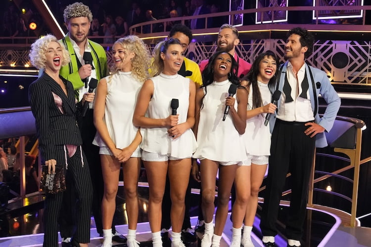 Julianne Hough, Harry Jowsey, Rylee Arnold, Lele Pons, Brandon Armstrong, Artem Chigvinstev, Xochitl Gomez, and Val Chmerkovskiy on 'Dancing With the Stars'