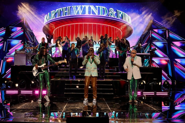 Earth Wind and Fire perform on 'The Voice' Finale