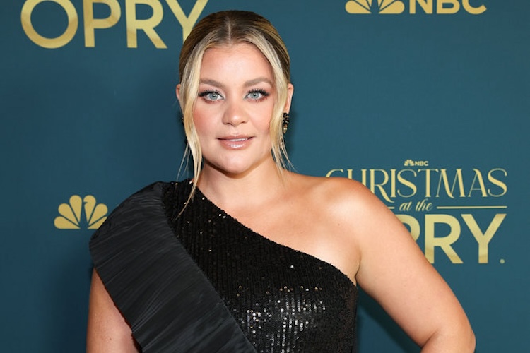 Lauren Alaina at Christmas at the Opry