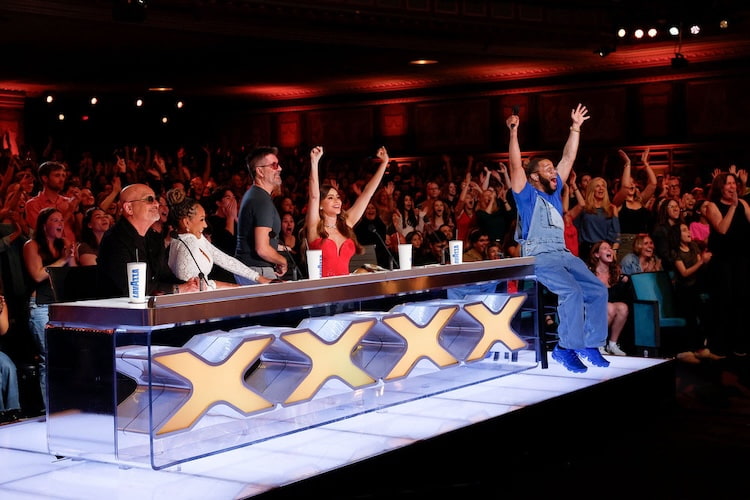 Howie Mandel, Mel B, Simon Cowell, Sofia Vergara, and Birmingham Youth Choir director