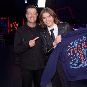Carson Daly and Ryan Mitchell on 'The Voice' 2025