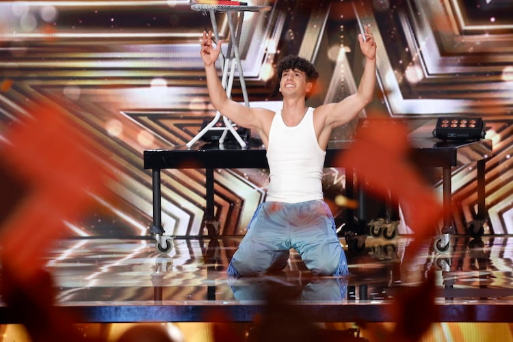 Micah Palace earns Simon Cowell's Golden Buzzer on 'America's Got Talent'