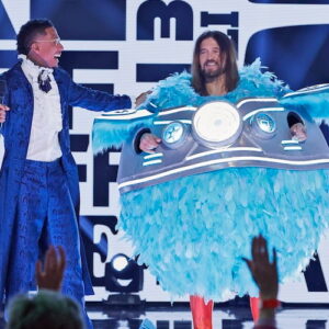 Billy Ray Cyrus unmasked on 'The Masked Singer'
