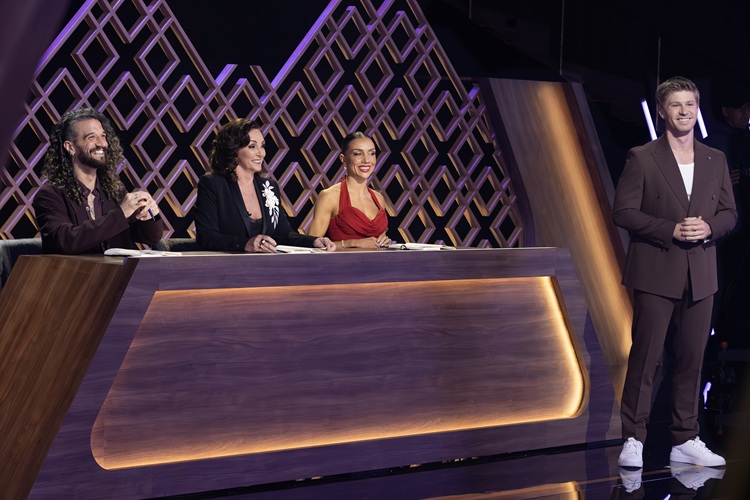 Jenna Johnson guest judges "DWTS: The Next Pro"