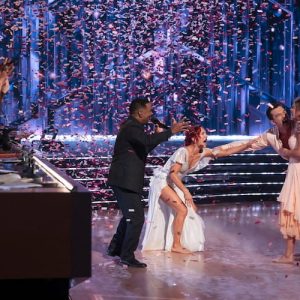 Tyler Cameron and fiancé Tate find out the gender of their baby on 'Dancing With the Stars'